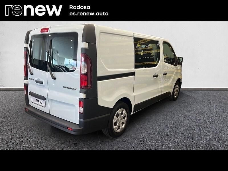 Usado Renault Trafic 110 CV (80 kW) 2022 Blanco Monovolumen