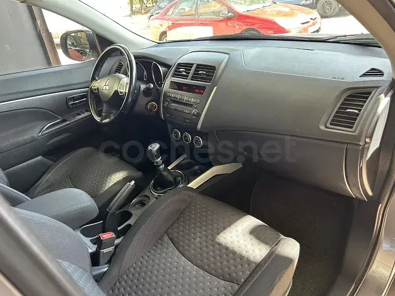 Usado Mitsubishi ASX 116 CV (85 kW) 2011 Gris / plata SUV