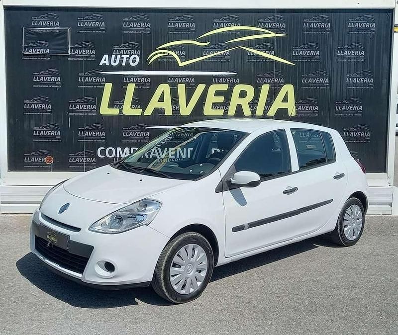 Blanco Usado 2014 Renault Clio IV Authentique Utilitario | 8450 € (Precio justo) - Imagen 1/4