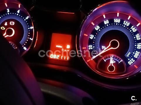 Usado Opel Adam Glam 87 CV (63 kW) 2016 Marrón Utilitario