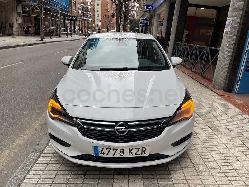 Używany Opel Astra Selective 110 KM (80 kW) 2019 Biały Sedan/Limuzyna