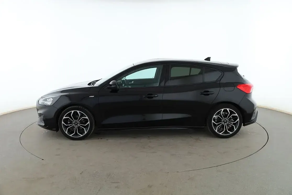 Usado Ford Focus ST-Line 125 CV (91 kW) 2019 Negro Berlina