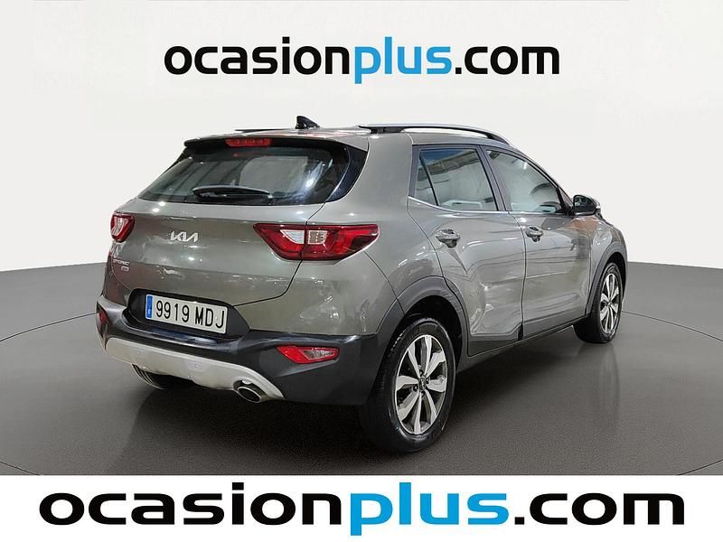 Usado Kia Stonic 120 CV (88 kW) 2023 Verde SUV