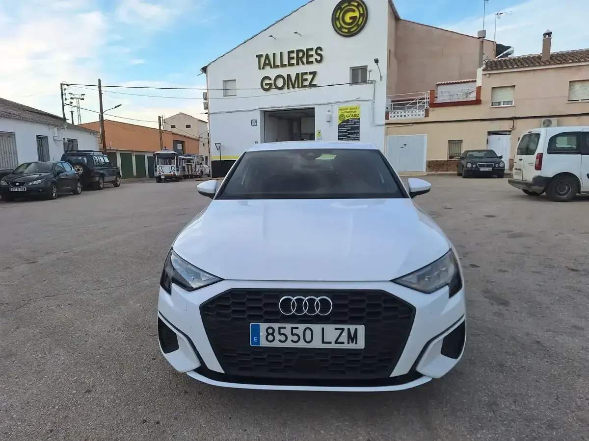 Usado Audi A3 Sportback 110 CV (80 kW) 2022 Blanco Utilitario