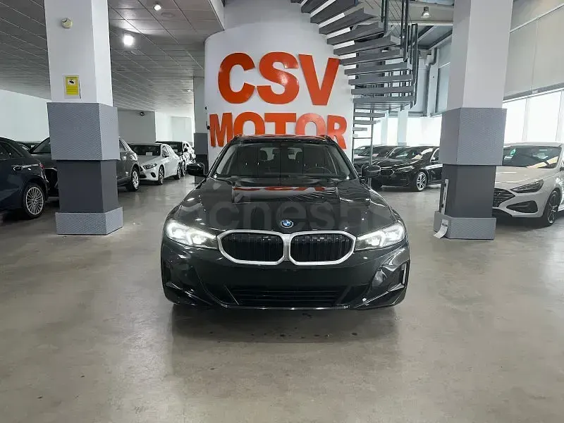 Usado BMW 320 190 CV (139 kW) 2023 Negro Familiar