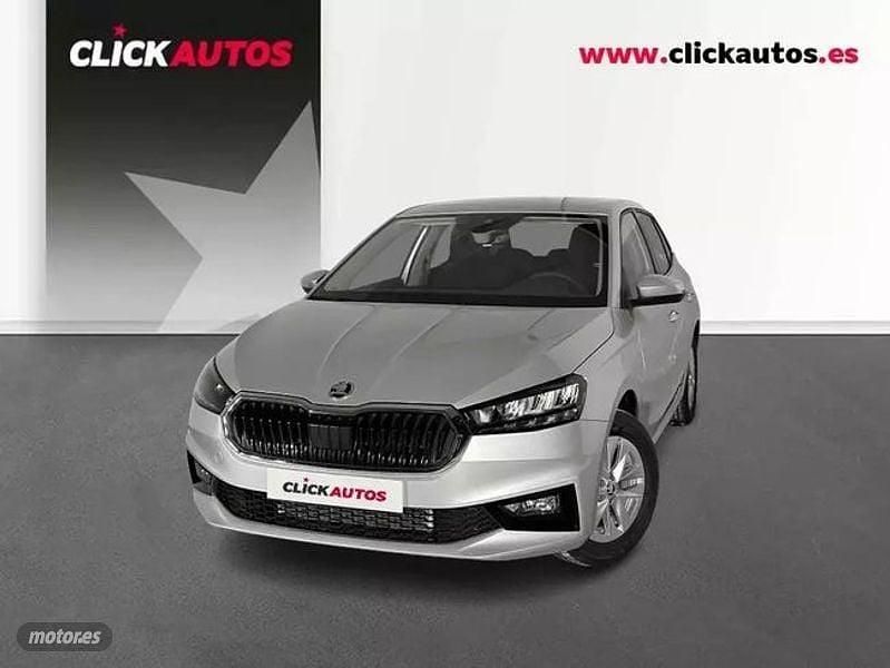 Usado Skoda Fabia Selection 115 CV (84 kW) 2025 Plateado Utilitario