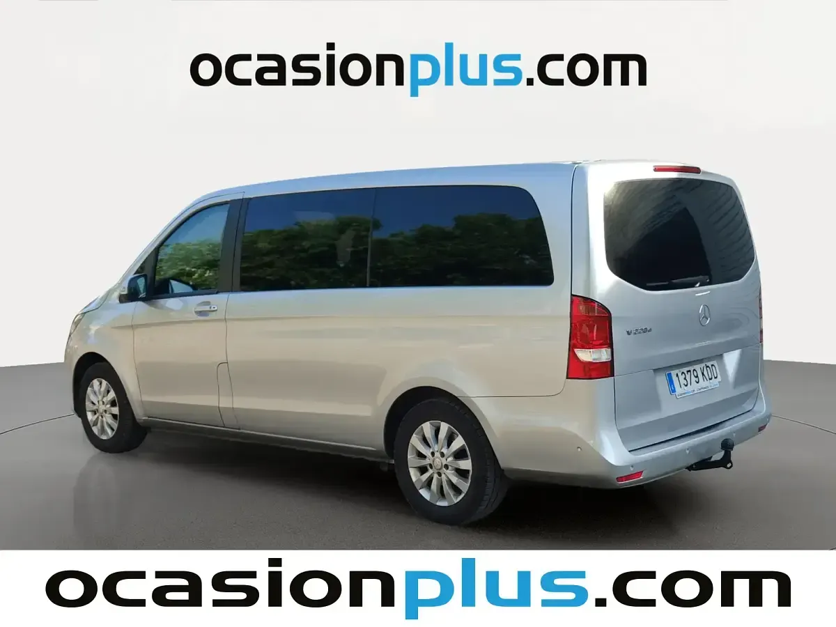 Usado Mercedes V220 163 CV (119 kW) 2017 Gris Monovolumen