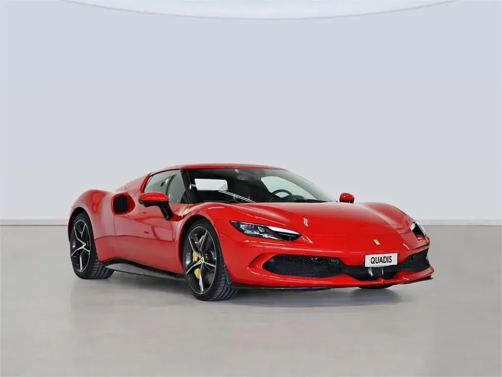 Usado Ferrari 296 831 CV (611 kW) 2025 Rojo Coupe