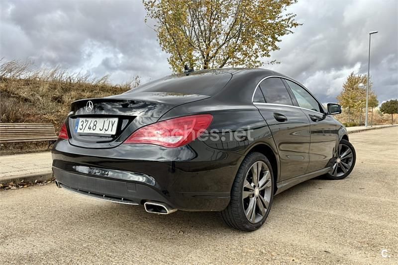 Blanco Usado 2015 Mercedes CLA200 AMG line Berlina | 16.500 € (Super precio) - Imagen 1/4