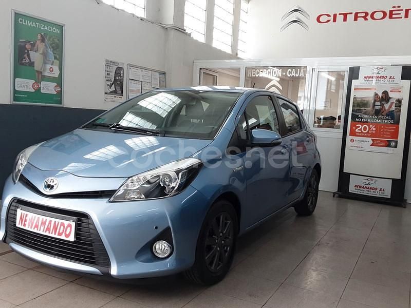 Azul Usado 2013 Toyota Yaris Hybrid Active Berlina | 11.900 € (Un poco caro) - Imagen 1/4
