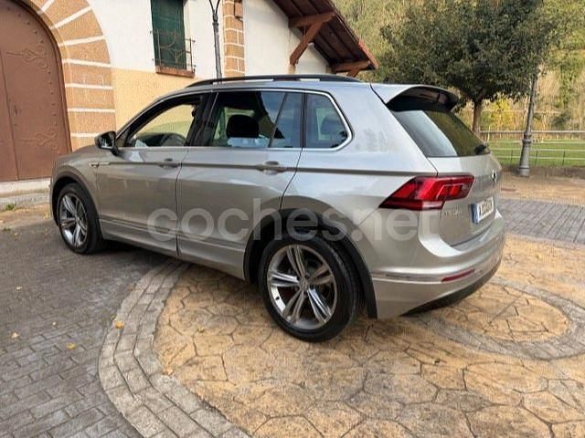 Usado VW Tiguan R-line 150 CV (110 kW) 2020 Gris / plata SUV