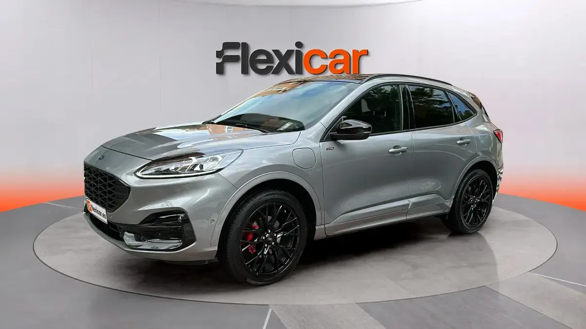 Usado Ford Kuga ST-Line X 225 CV (165 kW) 2023 Gris SUV
