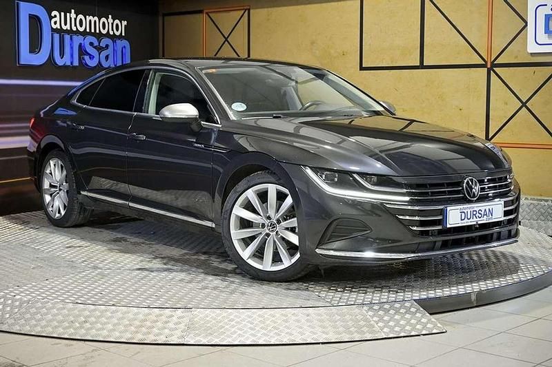 Usado VW Arteon Elegance 150 CV (110 kW) 2021 Gris Coupe