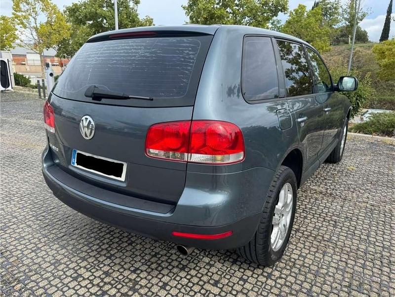 Käytetty VW Touareg 220 HP (161 kW) 2003 Harmaa Katumaasturi
