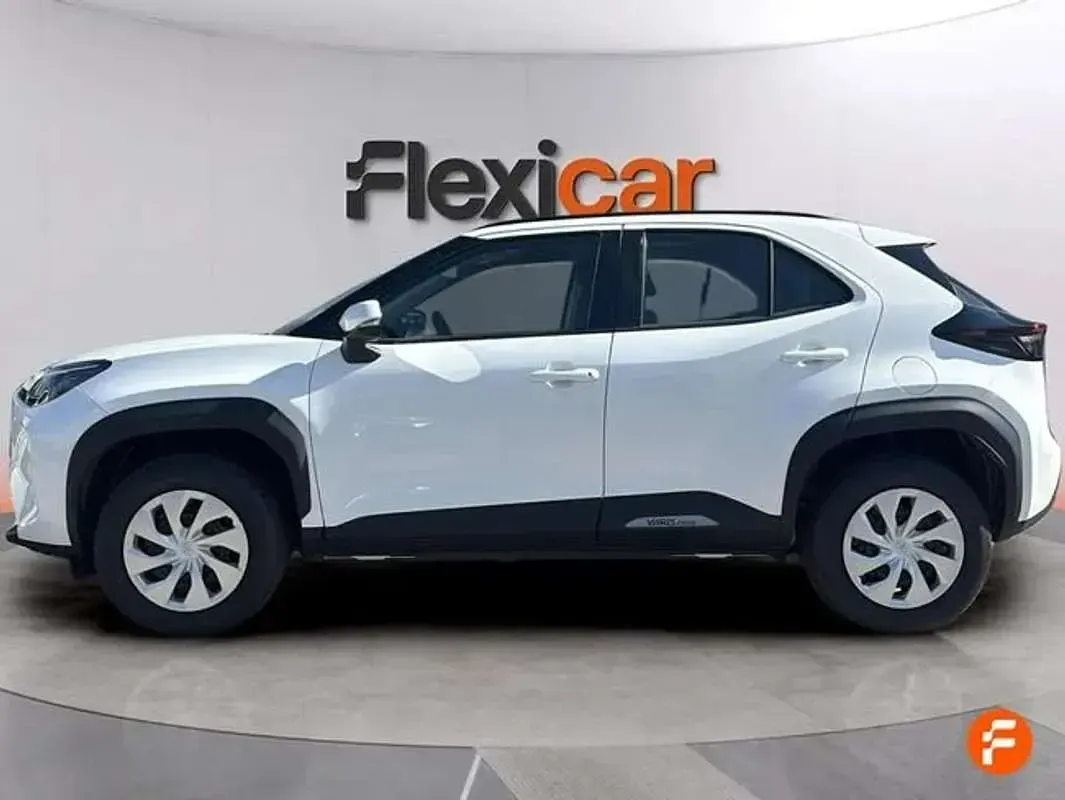 Nuevo Toyota Yaris Cross Active 131 CV (96 kW) 2026 Blanco SUV