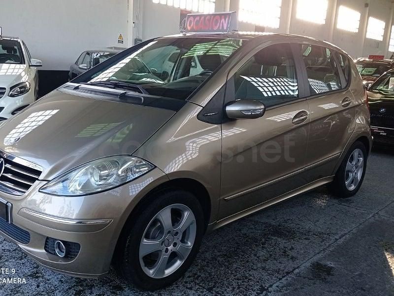 Usado Mercedes A150 Elegance 95 CV (69 kW) 2005 Marrón Monovolumen
