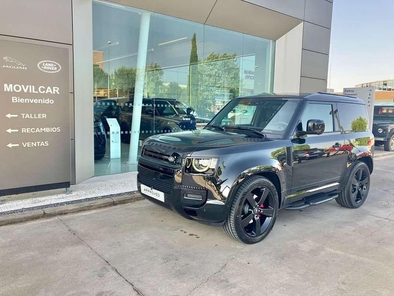 Negro Usado 2025 Land Rover Defender SE Dynamic SUV | 98.900 € - Imagen 1/4