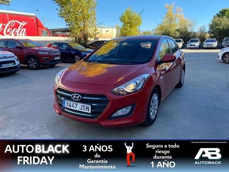 Rojo Usado 2016 Hyundai i30 Utilitario | 9897 € (Precio justo) - Imagen 1/2
