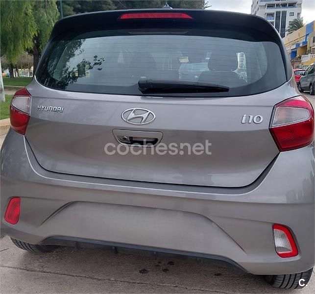 Usado Hyundai i10 67 CV (49 kW) 2022 Beige Utilitario