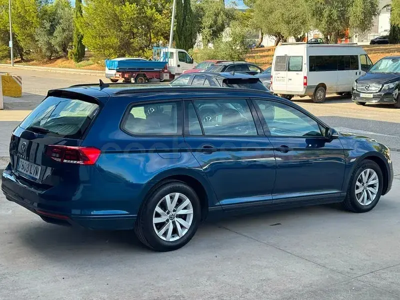 Usado VW Passat Business 122 CV (89 kW) 2022 Azul Familiar