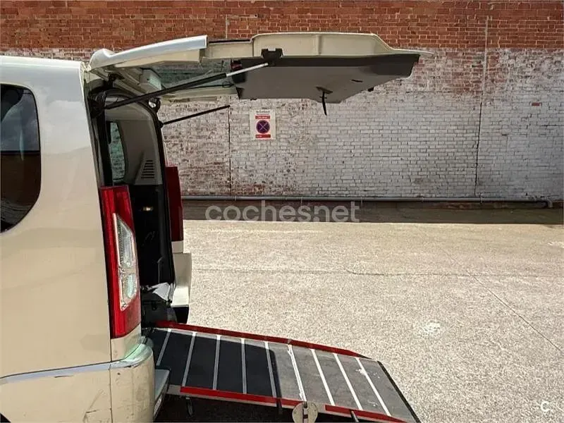 Usado Citroën Jumpy Comfort 71 CV (52 kW) 2008 Beige Monovolumen