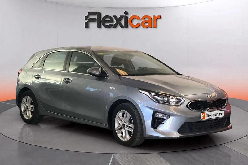 Gris Usado 2020 Kia Ceed Berlina | 13.990 € (Buen precio) - Imagen 1/4