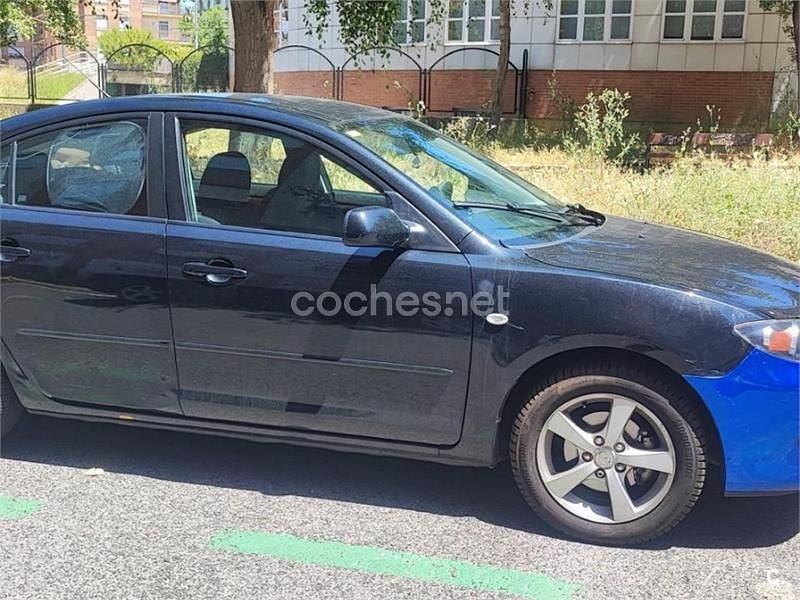 Usado Mazda 3 Active 110 CV (80 kW) 2004 Negro Berlina