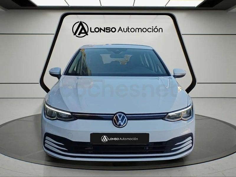 Usado VW Golf VIII Life 110 CV (80 kW) 2021 Blanco Familiar