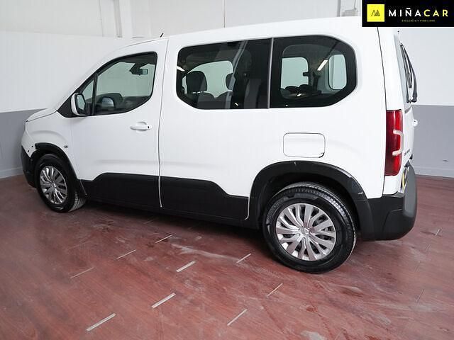 Usado Peugeot Rifter Active 100 CV (73 kW) 2021 Blanco Monovolumen