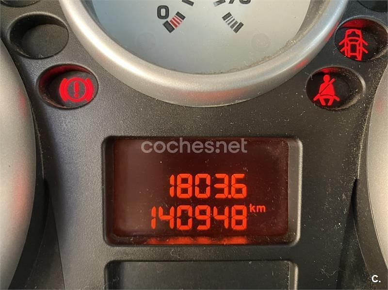 Usado Peugeot 207 75 CV (55 kW) 2007 Naranja Berlina