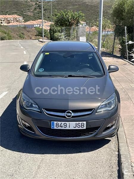 Usado Opel Astra Excellence 136 CV (100 kW) 2016 Gris / plata Familiar