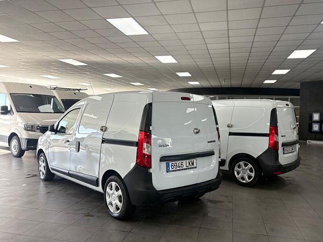 Usado Dacia Dokker Essentiel 90 CV (66 kW) 2020 Blanco Monovolumen