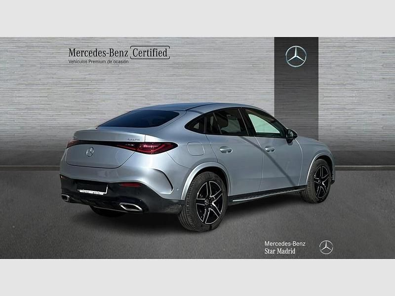 Usado Mercedes GLC200 AMG line 204 CV (150 kW) 2025 Plata hightech (metalizado) SUV