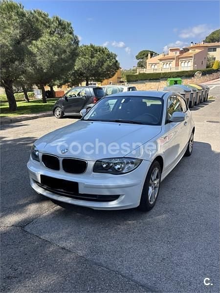 Usado BMW 116 122 HP (89 kW) 2011 Branco Citadino