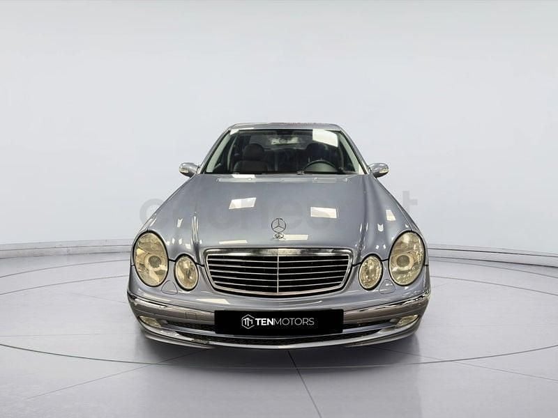 Usado Mercedes E270 Avantgarde 177 CV (130 kW) 2003 Azul Berlina