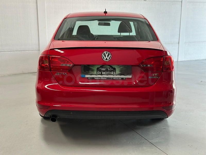 Usado VW Jetta Advance 105 CV (77 kW) 2011 Rojo Berlina