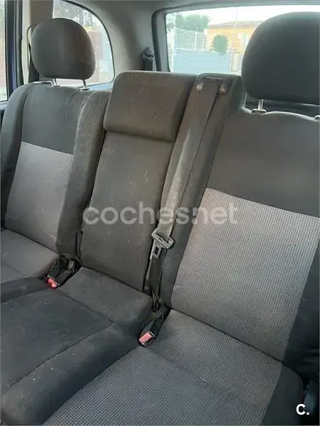 Usado Opel Zafira Elegance 100 CV (73 kW) 2004 Azul Monovolumen