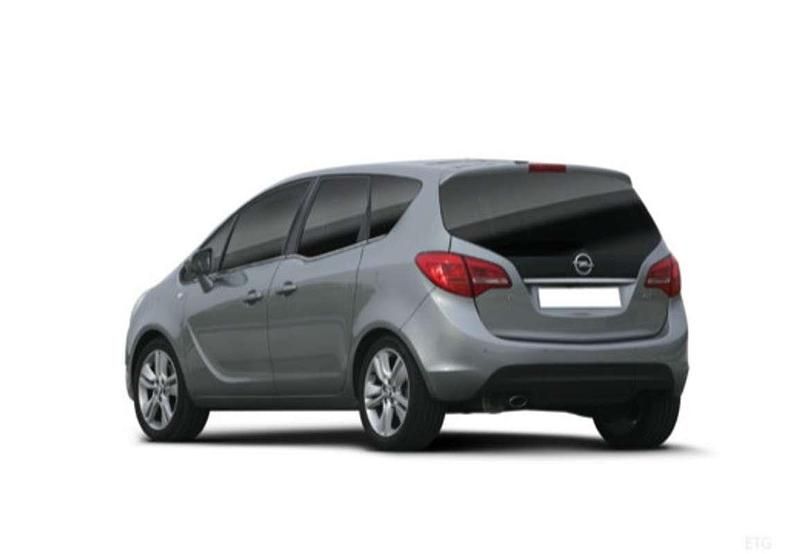 Usado Opel Meriva Selective 110 CV (80 kW) 2017 Plateado Monovolumen