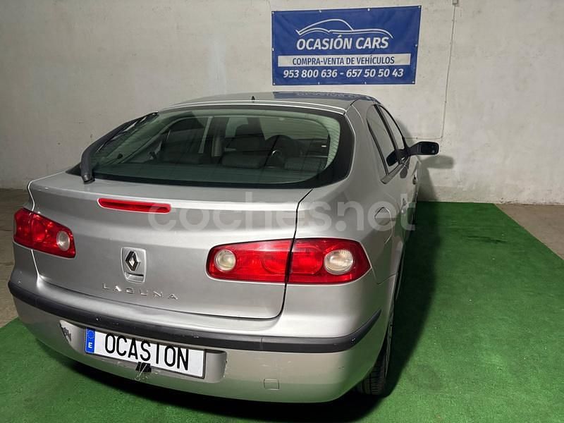 Usado Renault Laguna III Expression 130 CV (95 kW) 2007 Gris / plata Berlina