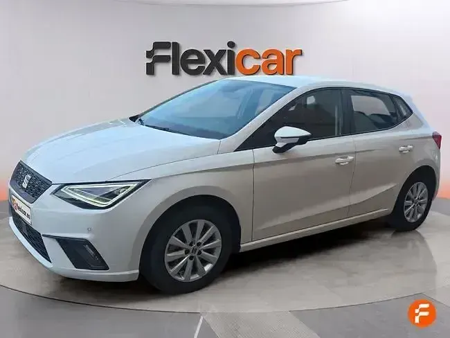 Usado Seat Ibiza Style 110 CV (80 kW) 2022 Blanco Utilitario