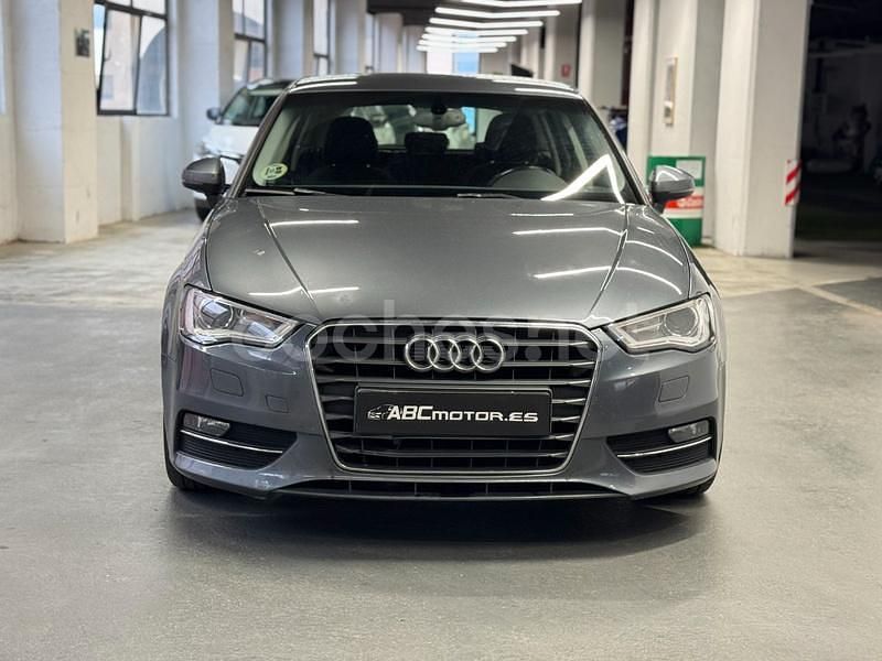Usado Audi A3 Attraction 110 CV (80 kW) 2014 Gris / plata Berlina