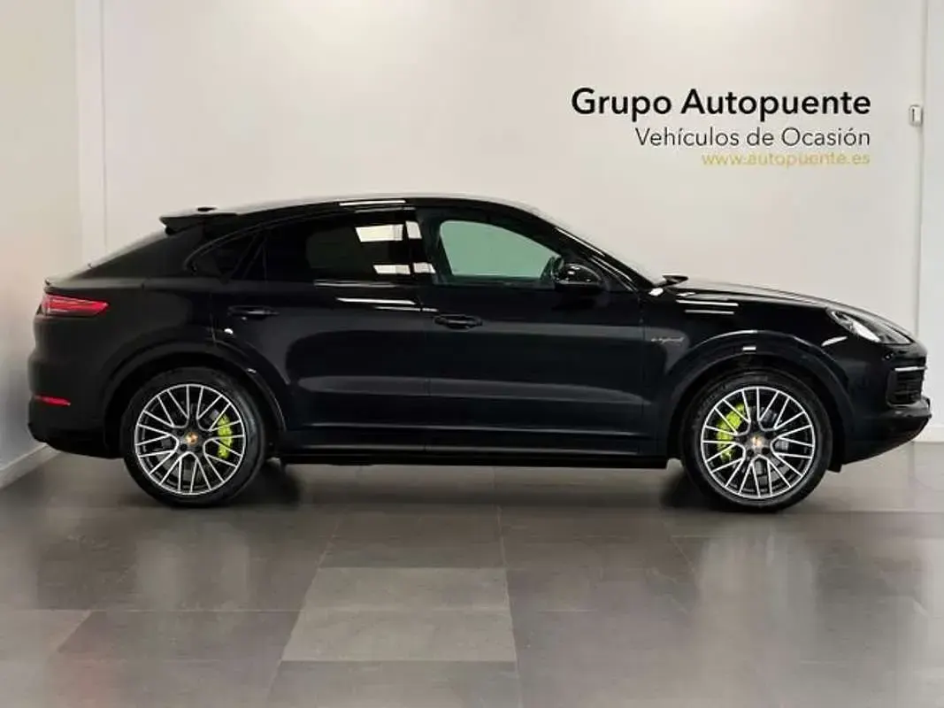 Usado Porsche Cayenne E-Hybrid 462 CV (339 kW) 2022 Negro SUV