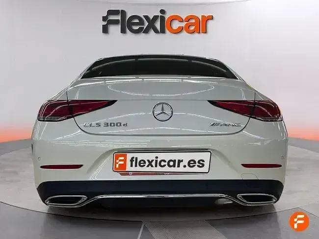 Usado Mercedes CLS300 245 CV (180 kW) 2019 Blanco Coupe