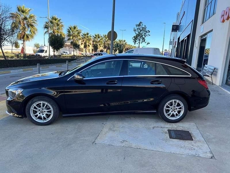 Usado Mercedes CLA200 Shooting Brake 136 CV (100 kW) 2017 Negro Familiar