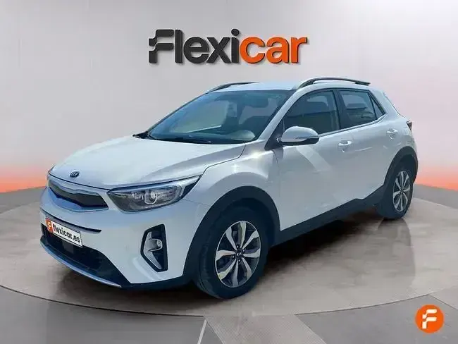 Usado Kia Stonic Plus 100 CV (73 kW) 2021 Blanco SUV