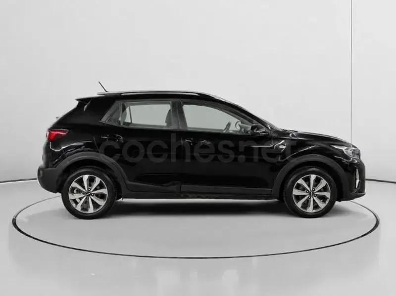 Usado Kia Stonic 84 CV (61 kW) 2022 Negro SUV