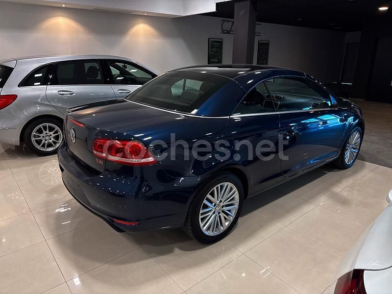 Usado VW Eos Sport 160 CV (117 kW) 2013 Azul Descapotable