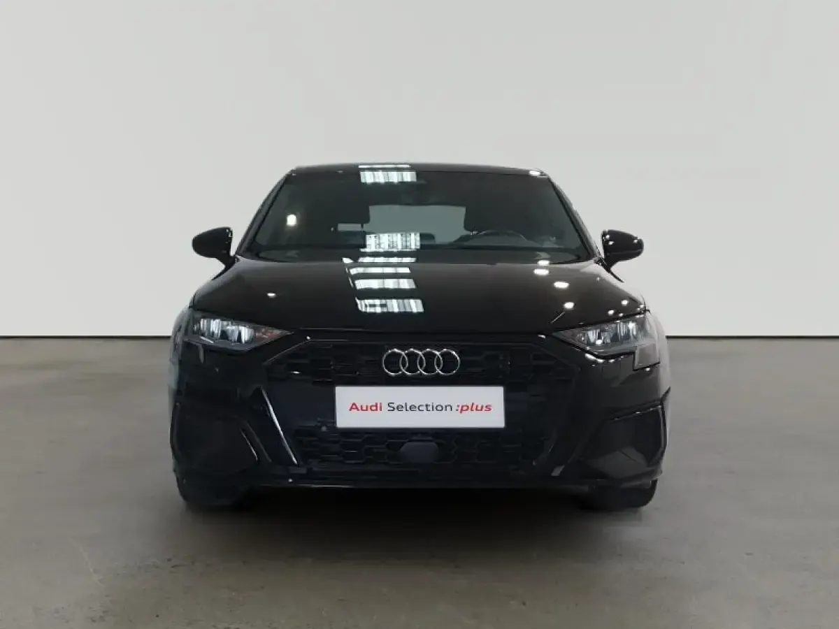 Usado Audi A3 110 CV (80 kW) 2023 Negro Berlina