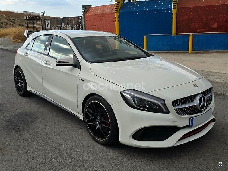Usado Mercedes A180 AMG line 122 CV (89 kW) 2017 Blanco Berlina