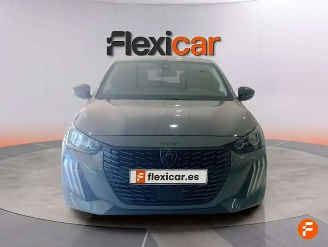 Usado Peugeot 208 Allure 101 CV (74 kW) 2025 Gris Utilitario